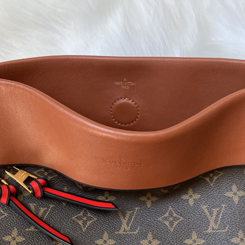 Louis Vuitton Tuileries Hobo Bag .. Caramel, Red - Picture 11 of 12